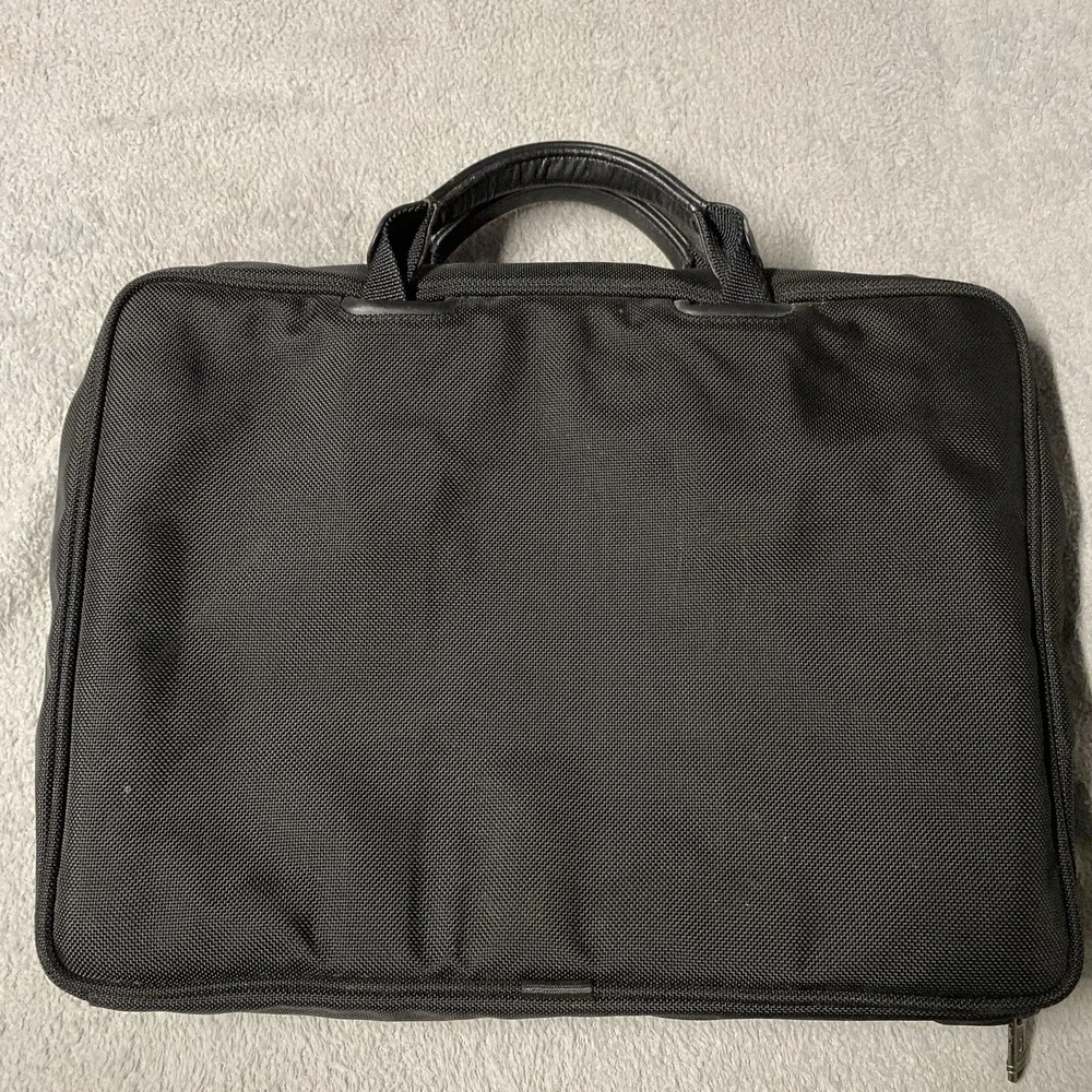Tumi‎ Laptop Bag Briefcase Black Woven Nylon Padded 15